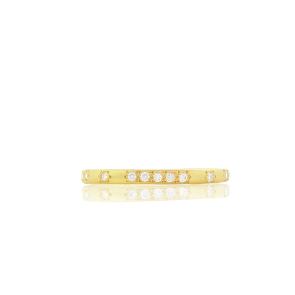 Rounded Thin Band in Gold
