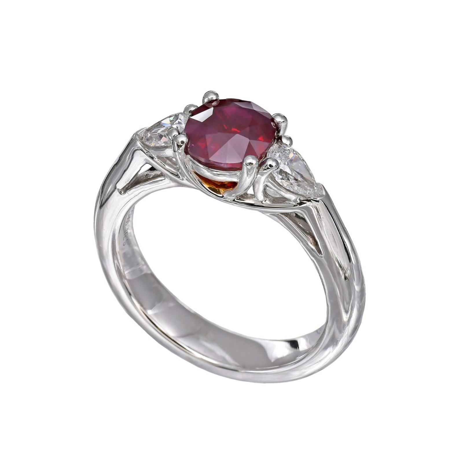https://www.tinyjewelbox.com/upload/product/Platinum Ruby and Diamond Three Stone Ring