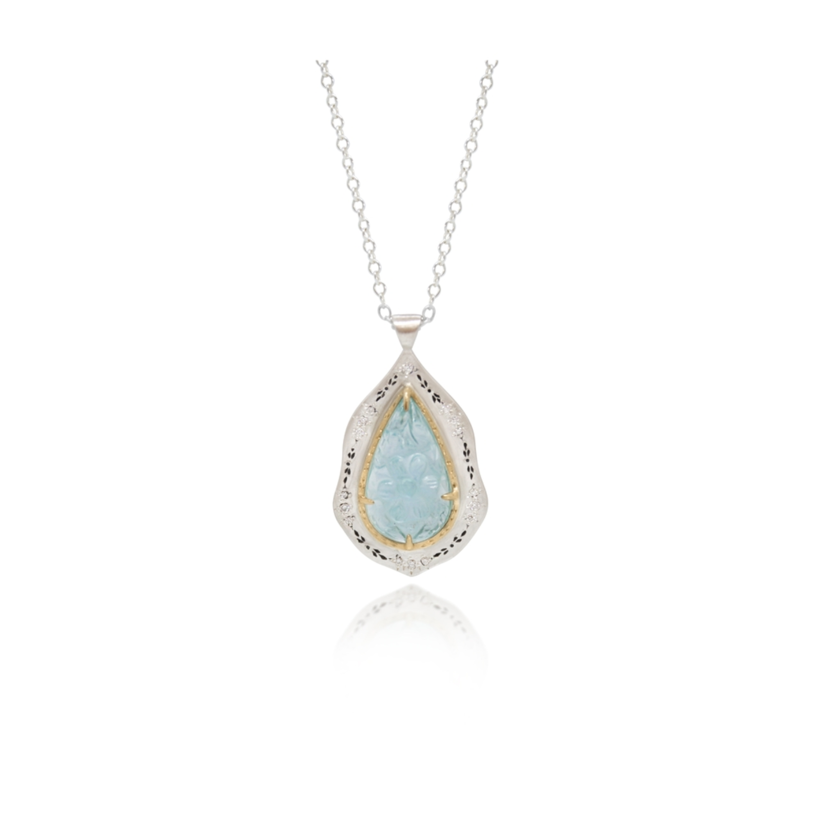 TWO TONE CARVED AQUAMARINE PENDANT